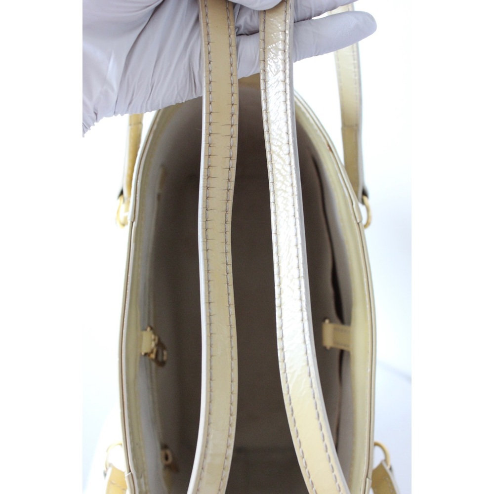 Louis Vuitton Vernis Avalon MM Handbag in Blanc Corail - Picture 13 of 16